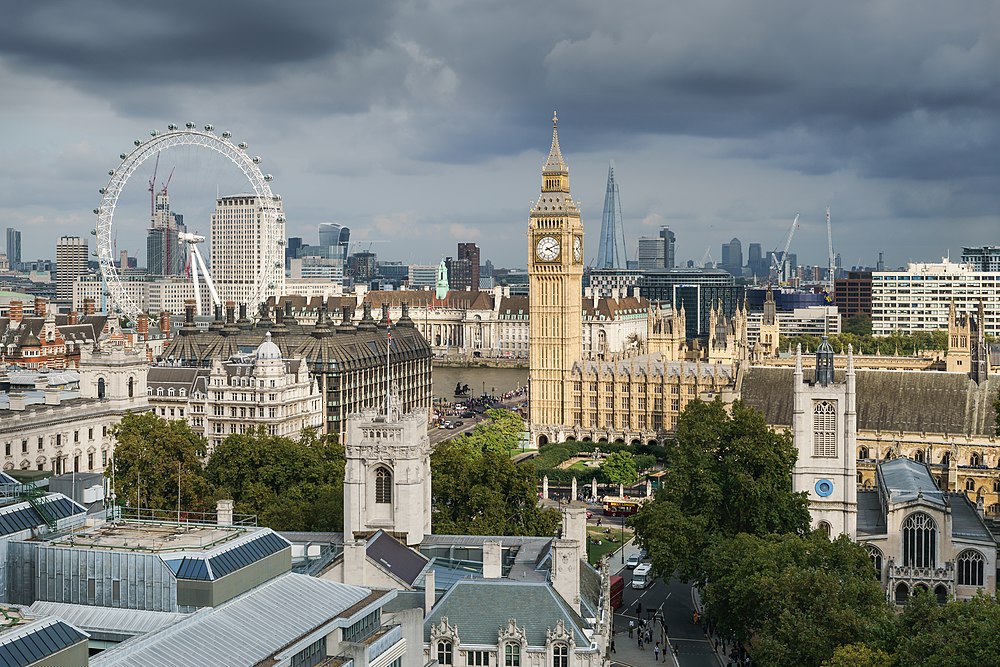 1000px-Palace_of_Westminster_from_the_dome_on_Methodist_Central_Hall.jpg