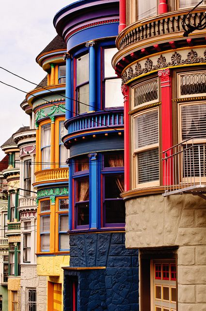 5c122c4276a3faedbe565aa553af70ac--colorful-houses-blue-houses.jpg